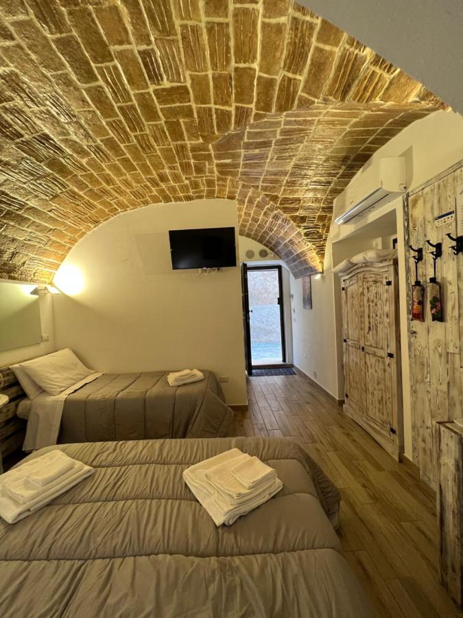 לינה וארוחת בוקר L Antico Soffitto טרופאה מראה חיצוני תמונה